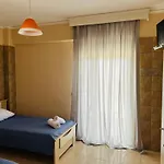 Hotel de apartamente Spartacus Polychrono