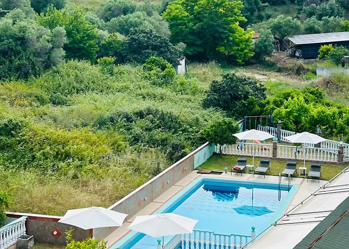 Spartacus Aparthotel 3*