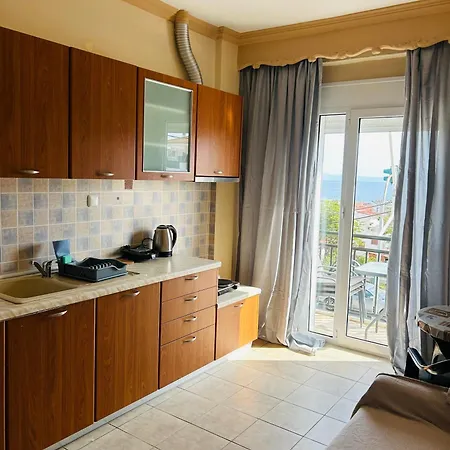 Apart-hotel Spartacus Polychrono