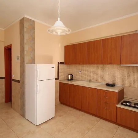 Spartacus Aparthotel Polychrono