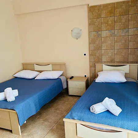 Spartacus Aparthotel 3*