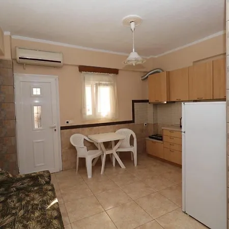 Spartacus Aparthotel Polychrono