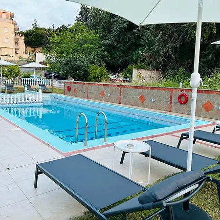 Apart-hotel Spartacus Polychrono