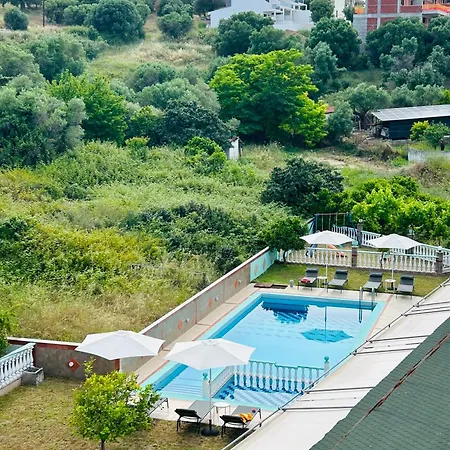 Spartacus Apartahotel 3*